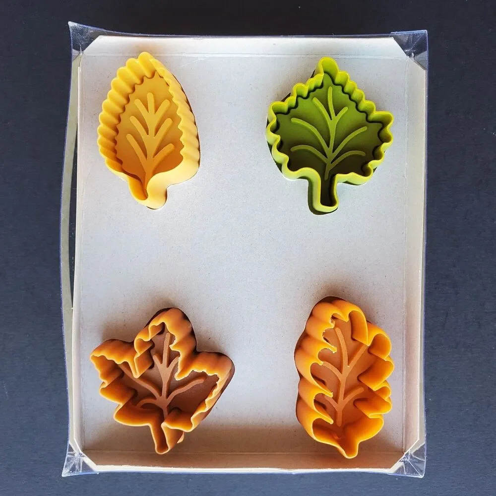 Williams-Sonoma Fall Leaves Pie Crust Cutters New in Box Autumn Set Of 4 NOS